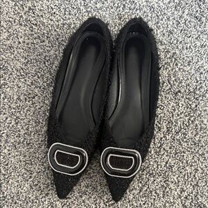 Chic Black Women's Flats with Buckle Detail